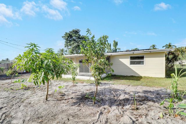 3133 SE Pruitt Road, Port St Lucie, FL 34952