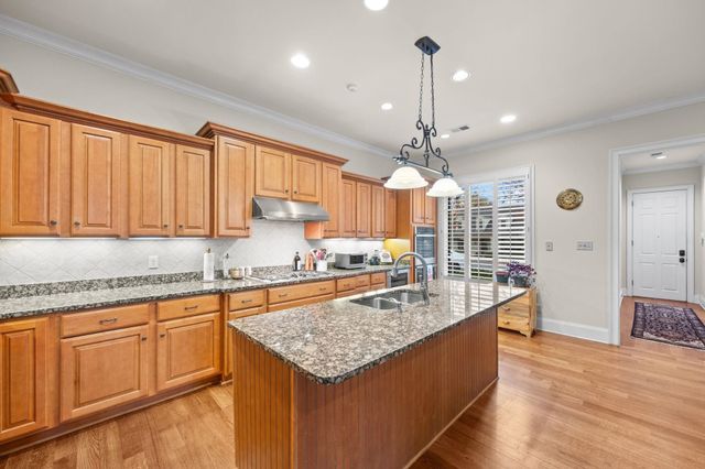 182 S BRENRICH CV, Memphis, TN 38117