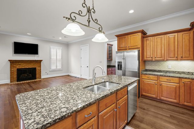 182 S BRENRICH CV, Memphis, TN 38117