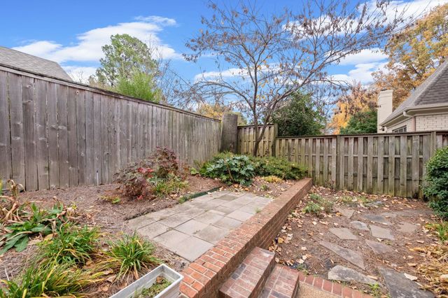 182 S BRENRICH CV, Memphis, TN 38117