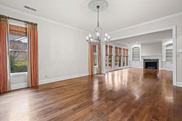 182 S BRENRICH CV, Memphis, TN 38117