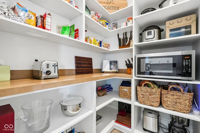 2846 Mac Pherson Avenue, Indianapolis, IN 46205