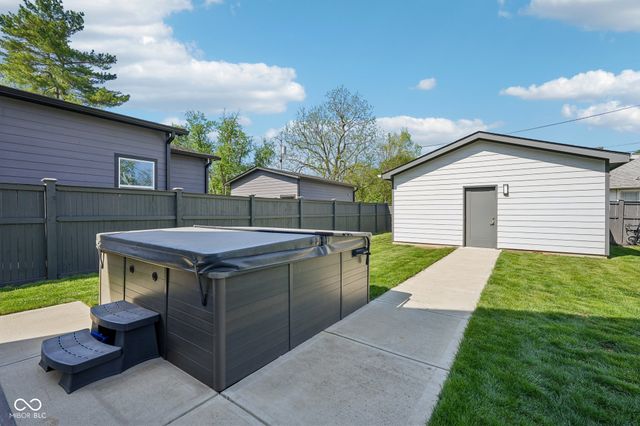 2846 Mac Pherson Avenue, Indianapolis, IN 46205