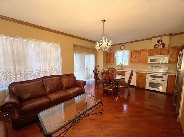 752 S Parkside Drive, Round Lake, IL 60073