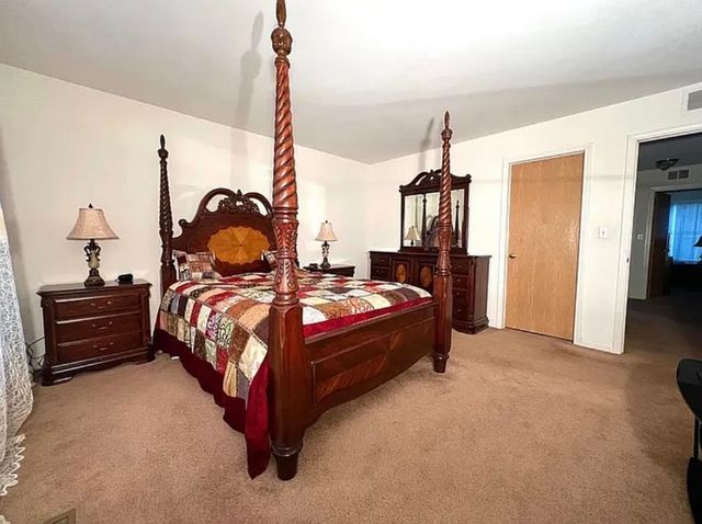 752 S Parkside Drive, Round Lake, IL 60073