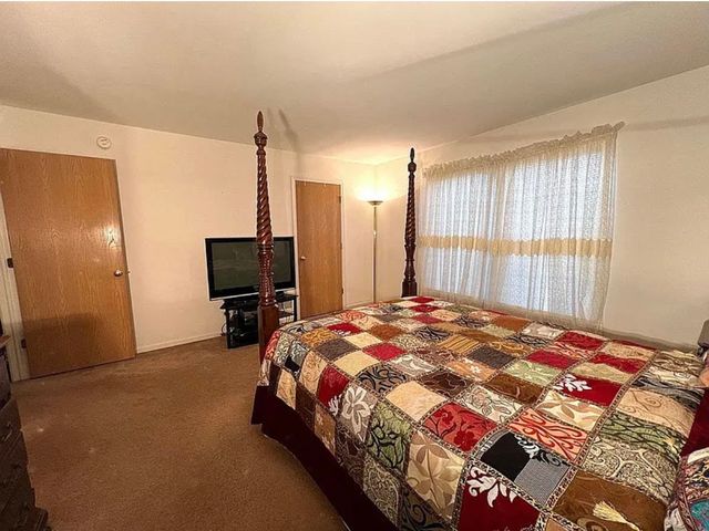 752 S Parkside Drive, Round Lake, IL 60073