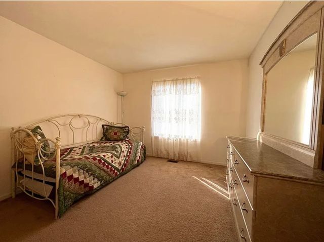 752 S Parkside Drive, Round Lake, IL 60073