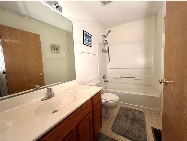 752 S Parkside Drive, Round Lake, IL 60073