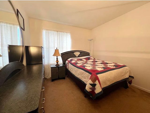 752 S Parkside Drive, Round Lake, IL 60073