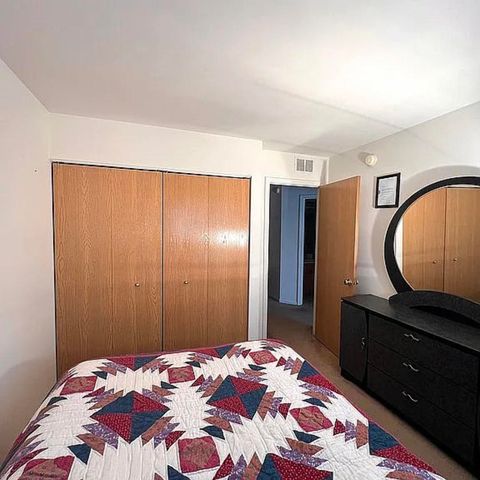 752 S Parkside Drive, Round Lake, IL 60073