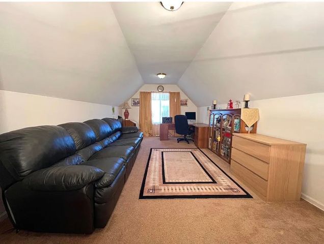 752 S Parkside Drive, Round Lake, IL 60073