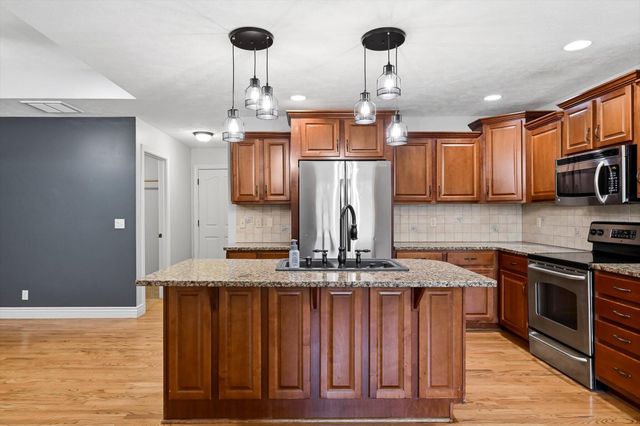 1504 S Blockade Road, Republic, MO 65738