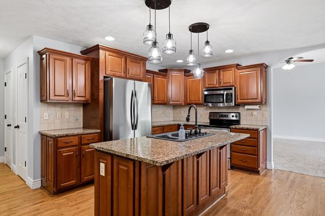 1504 S Blockade Road, Republic, MO 65738