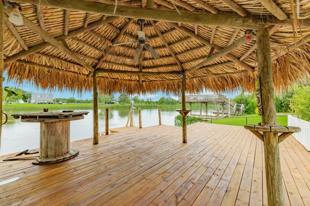 127 Bastrop Bayou Drive, Angleton, TX 77515