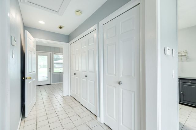 127 Bastrop Bayou Drive, Angleton, TX 77515