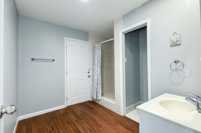 127 Bastrop Bayou Drive, Angleton, TX 77515
