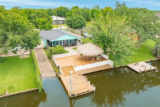 127 Bastrop Bayou Drive, Angleton, TX 77515