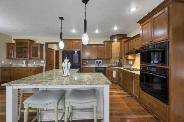 2017 HIGGINS, De Pere, WI 54115