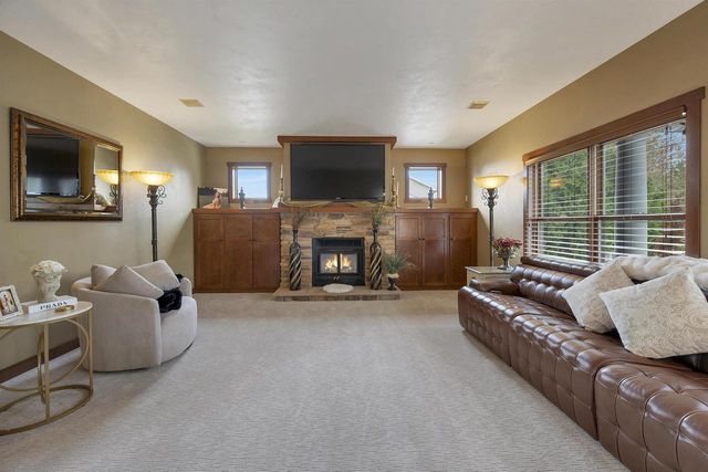 2017 HIGGINS, De Pere, WI 54115