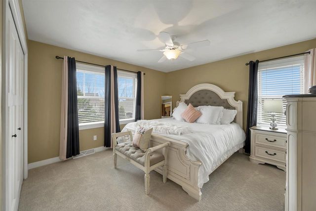 2017 HIGGINS, De Pere, WI 54115