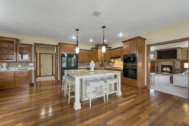 2017 HIGGINS, De Pere, WI 54115