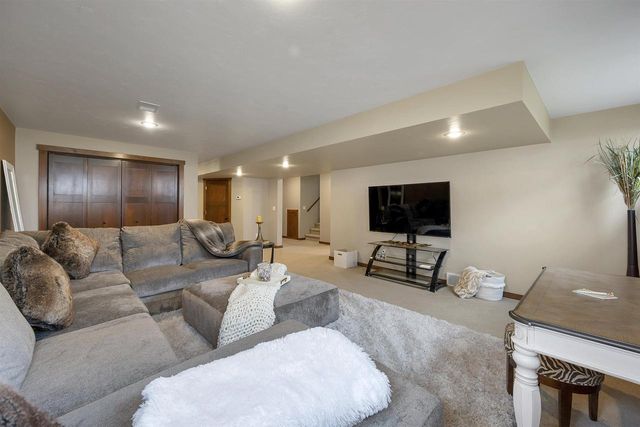 2017 HIGGINS, De Pere, WI 54115