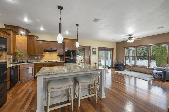 2017 HIGGINS, De Pere, WI 54115