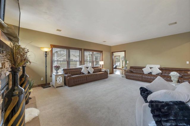 2017 HIGGINS, De Pere, WI 54115