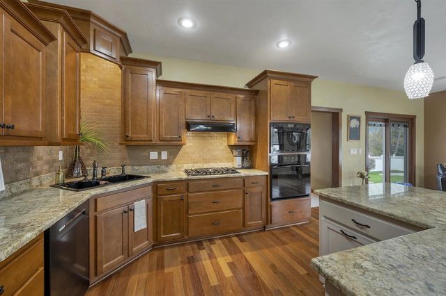 2017 HIGGINS, De Pere, WI 54115