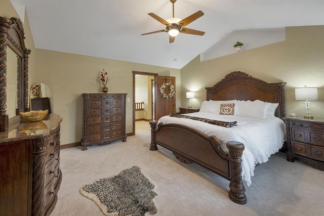 2017 HIGGINS, De Pere, WI 54115