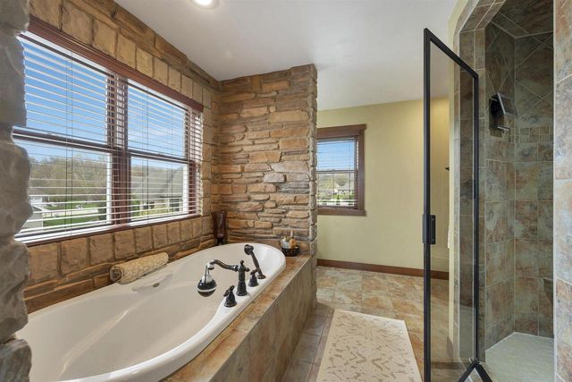 2017 HIGGINS, De Pere, WI 54115