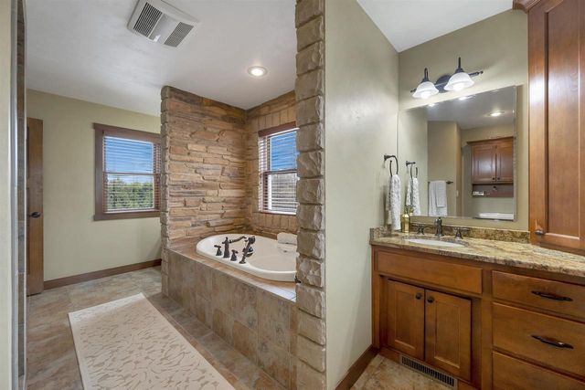 2017 HIGGINS, De Pere, WI 54115