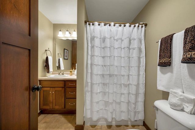 2017 HIGGINS, De Pere, WI 54115