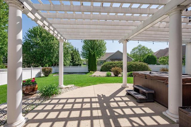 2017 HIGGINS, De Pere, WI 54115