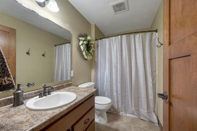2017 HIGGINS, De Pere, WI 54115