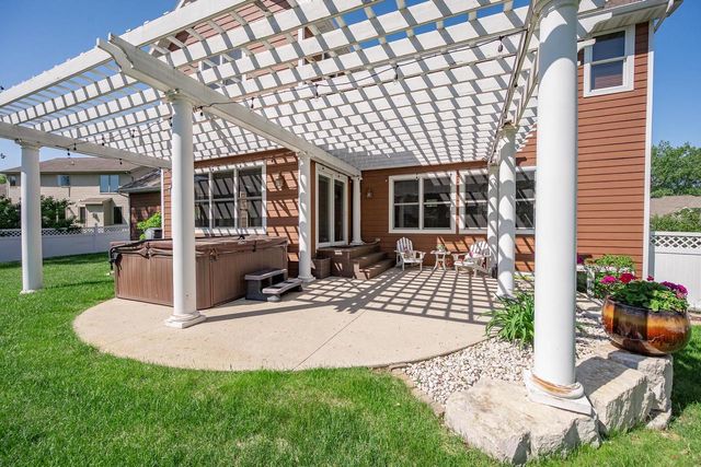 2017 HIGGINS, De Pere, WI 54115