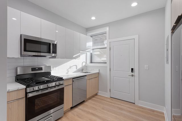 6929 N Lakewood Avenue 3, Chicago, IL 60626