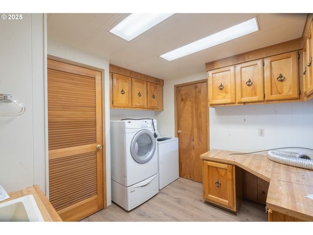 1200 E CENTRAL Ave 62, Sutherlin, OR 97479