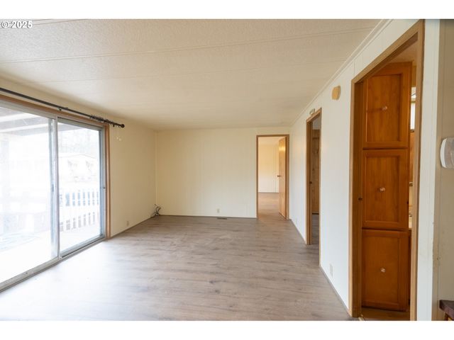 1200 E CENTRAL Ave 62, Sutherlin, OR 97479