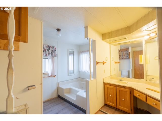 1200 E CENTRAL Ave 62, Sutherlin, OR 97479