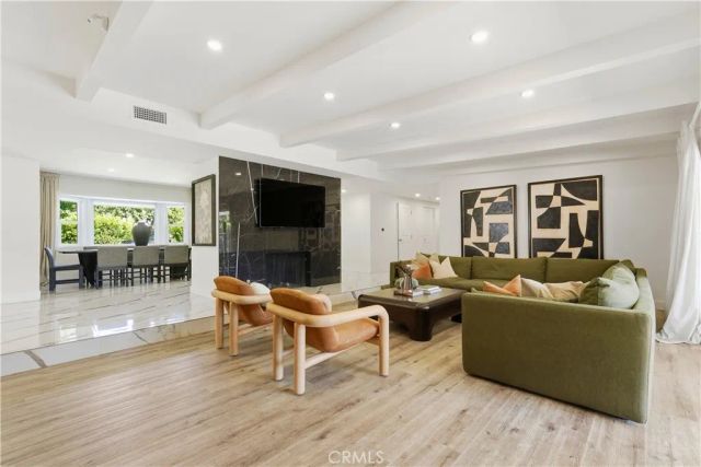 9253 White Oak Avenue, Northridge, CA 91325