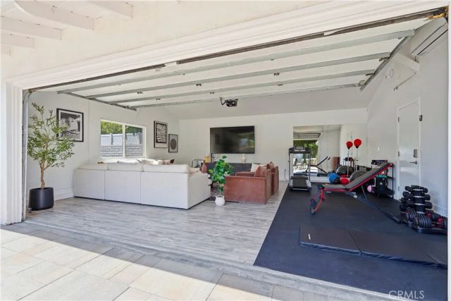 9253 White Oak Avenue, Northridge, CA 91325
