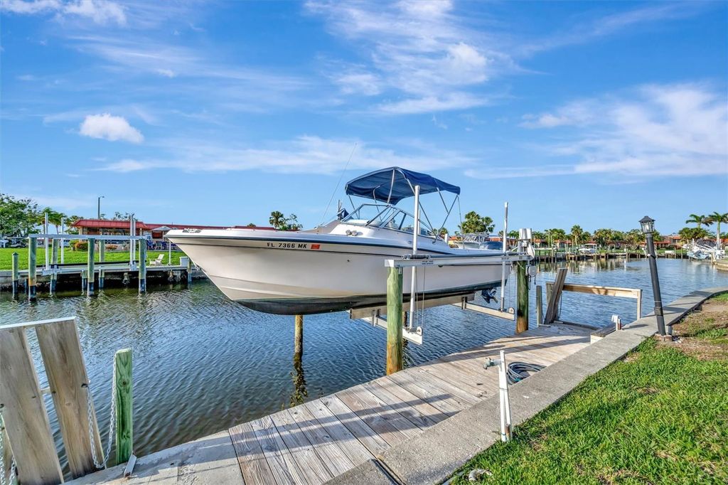 Image 8 of property listing at 4096 EL DORADO COVE, Bradenton, FL 34210