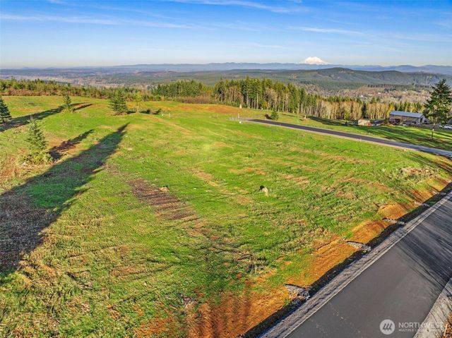 216 Suncrest Drive, Castle Rock, WA 98611