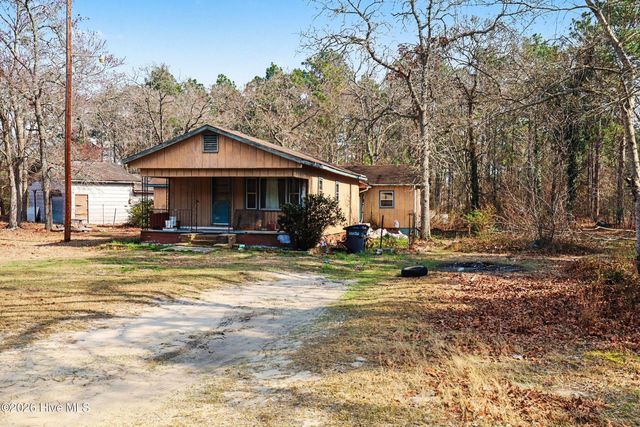 495 Horseshoe Road, Aberdeen, NC 28315