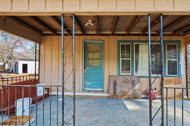 495 Horseshoe Road, Aberdeen, NC 28315