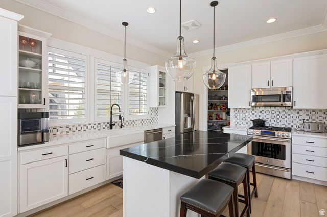 4661 W BYWATER LN, South Jordan, UT 84009