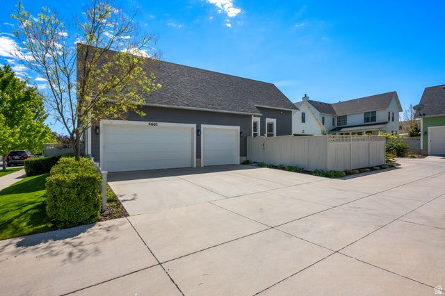 4661 W BYWATER LN, South Jordan, UT 84009