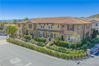 28706 Jardineras Dr, Valencia, CA 91354