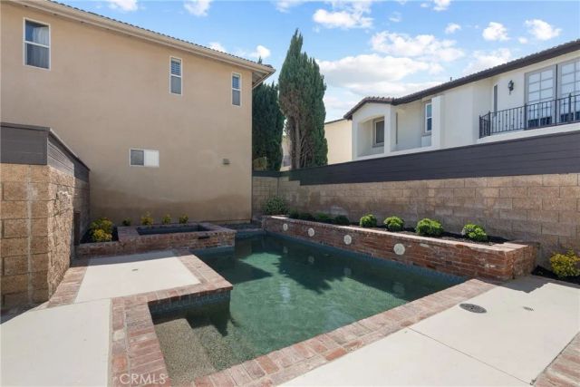 267 Mesa Dr, Costa Mesa, CA 92627
